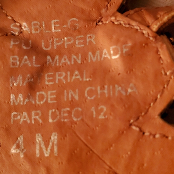 Unionbay Jeweled Sandals, Tan, Girls Size 4, EUC - Picture 11 of 12